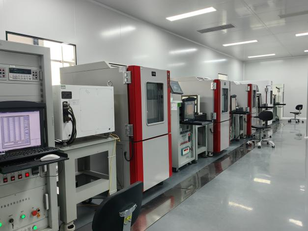 Girosc&oacute;pio de fibra &oacute;ptica de arranque r&aacute;pido 3s Hora de in&iacute;cio e sa&iacute;das digitais RS-422 para resultados precisos 4